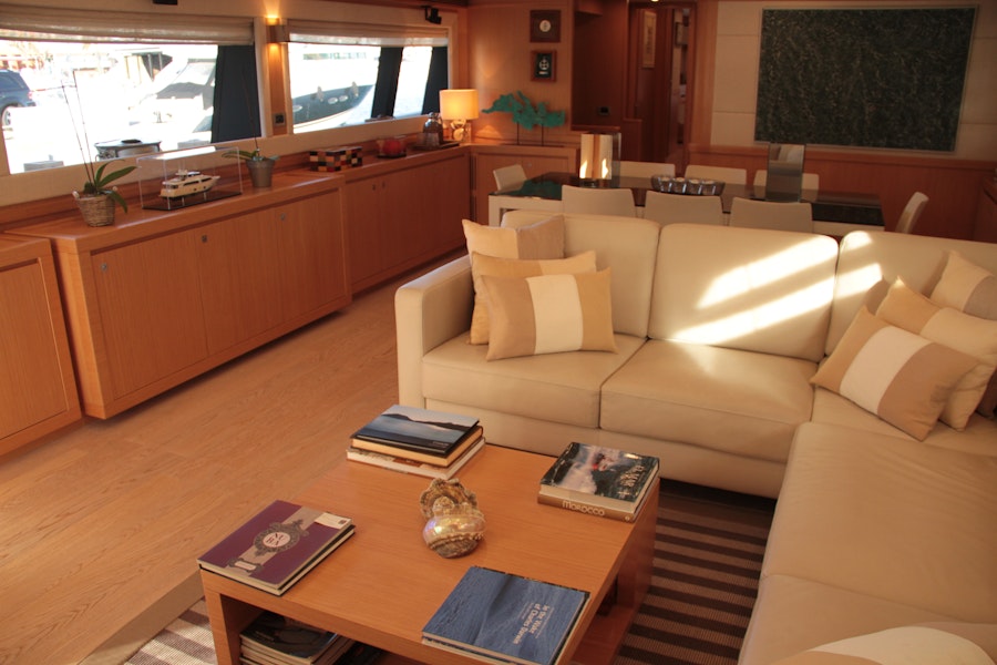 Features for DANA Private Luxury Yacht For charter