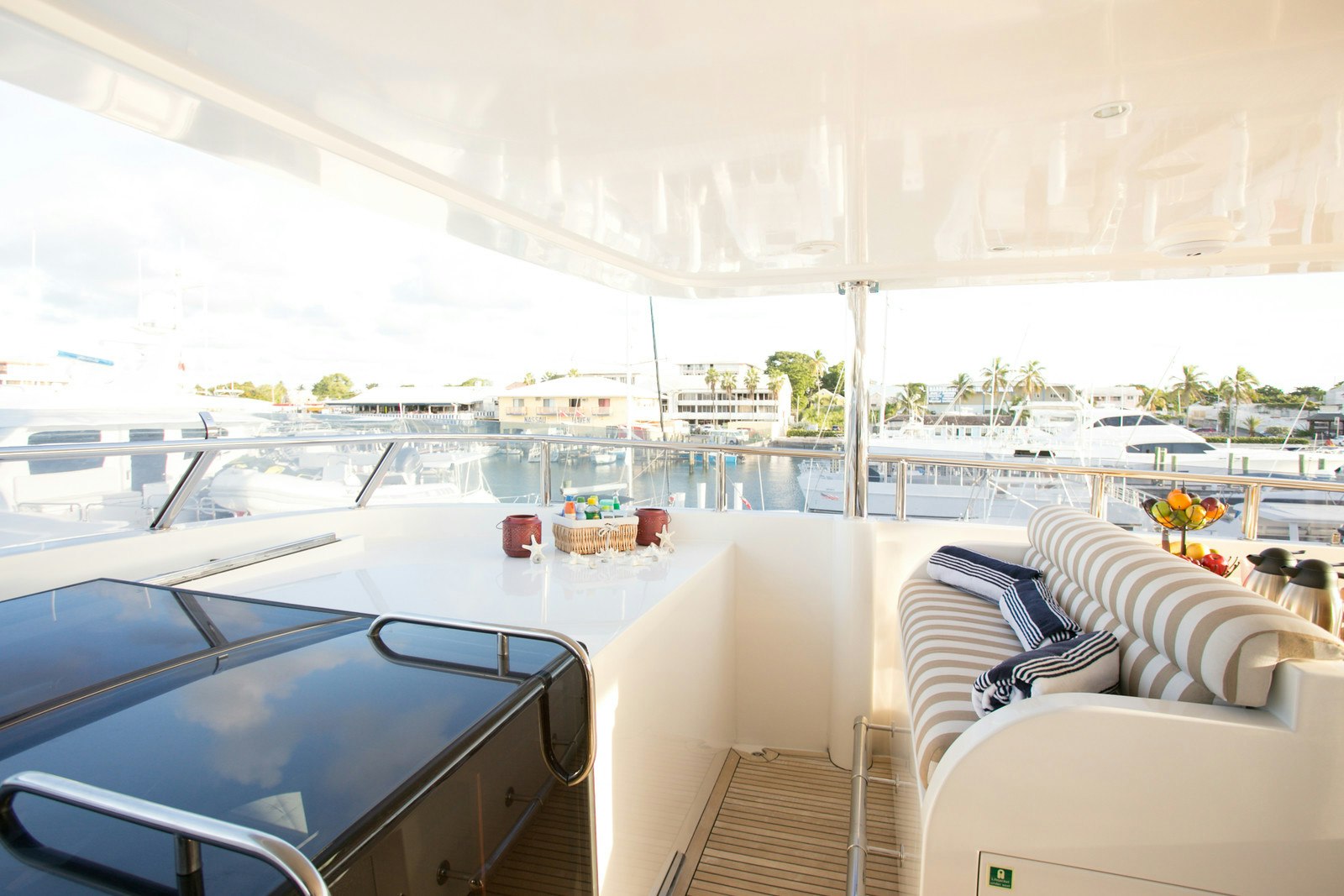 Seasonal Rates for BEACHFRONT Private Luxury Yacht For Charter