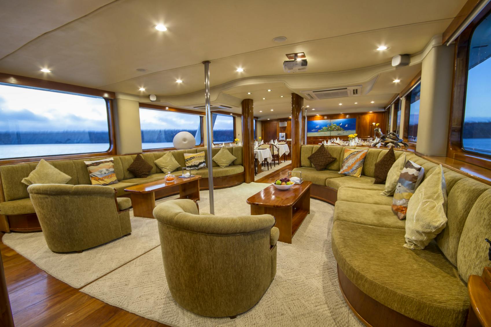 Features for INTEGRITY Private Luxury Yacht For charter