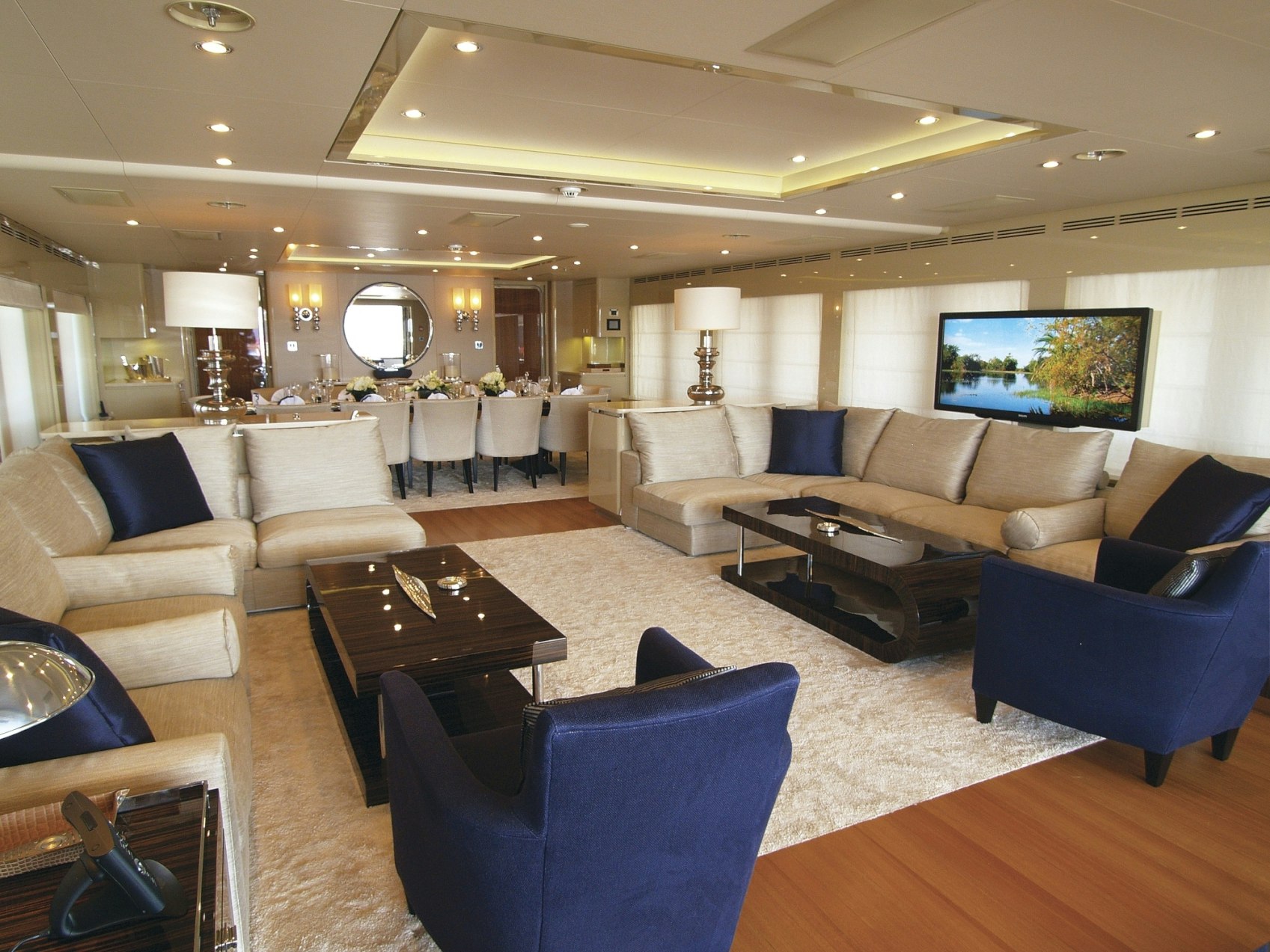 Seasonal Rates for LADY DEE Private Luxury Yacht For Charter