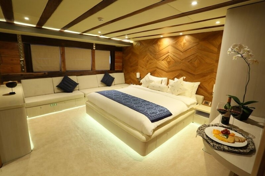 Tendar & Toys for LAMIMA Private Luxury Yacht For charter