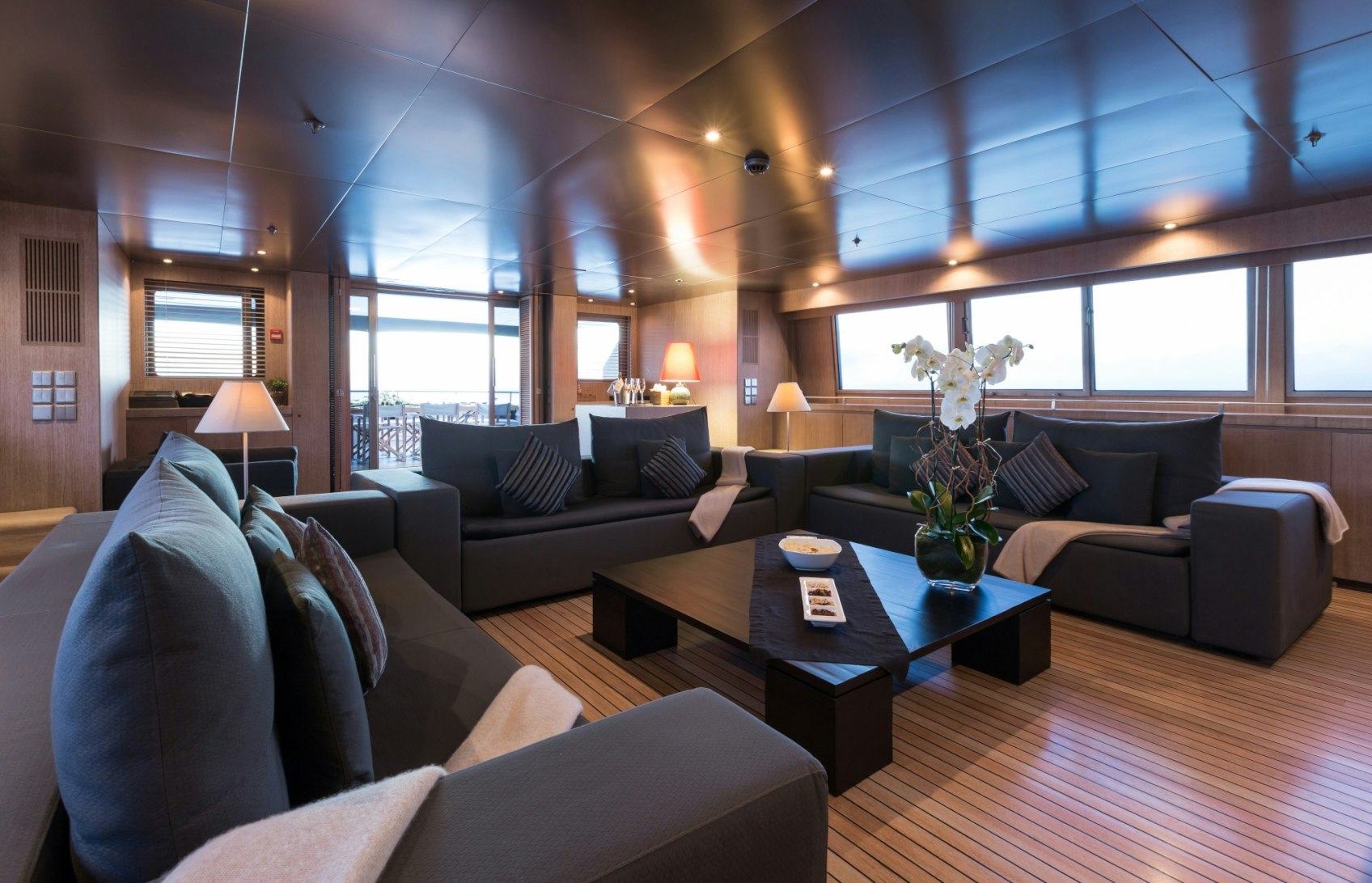 Seasonal Rates for MARIU Private Luxury Yacht For Charter