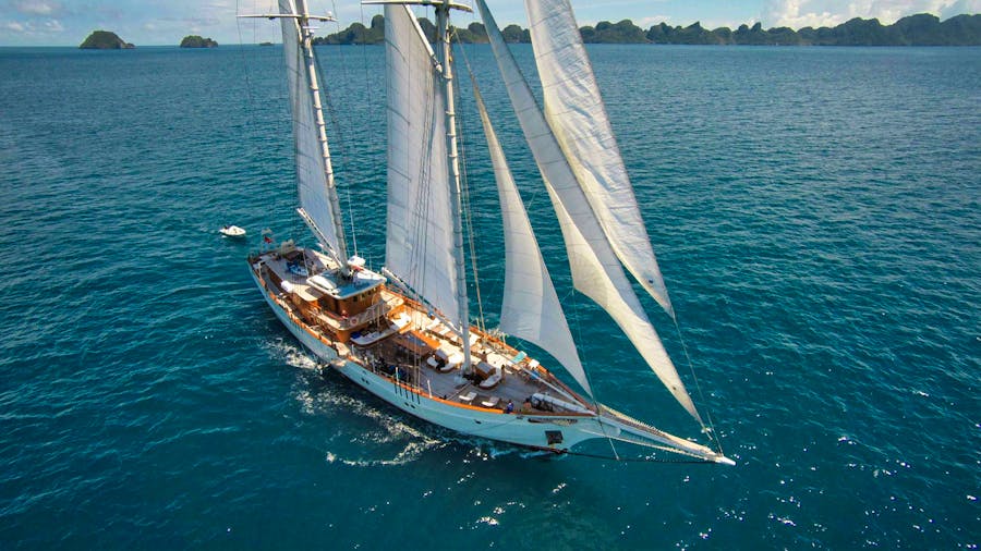 Mutiara Laut Yacht For Charter L P Van Oostenbrugge F Kusumo