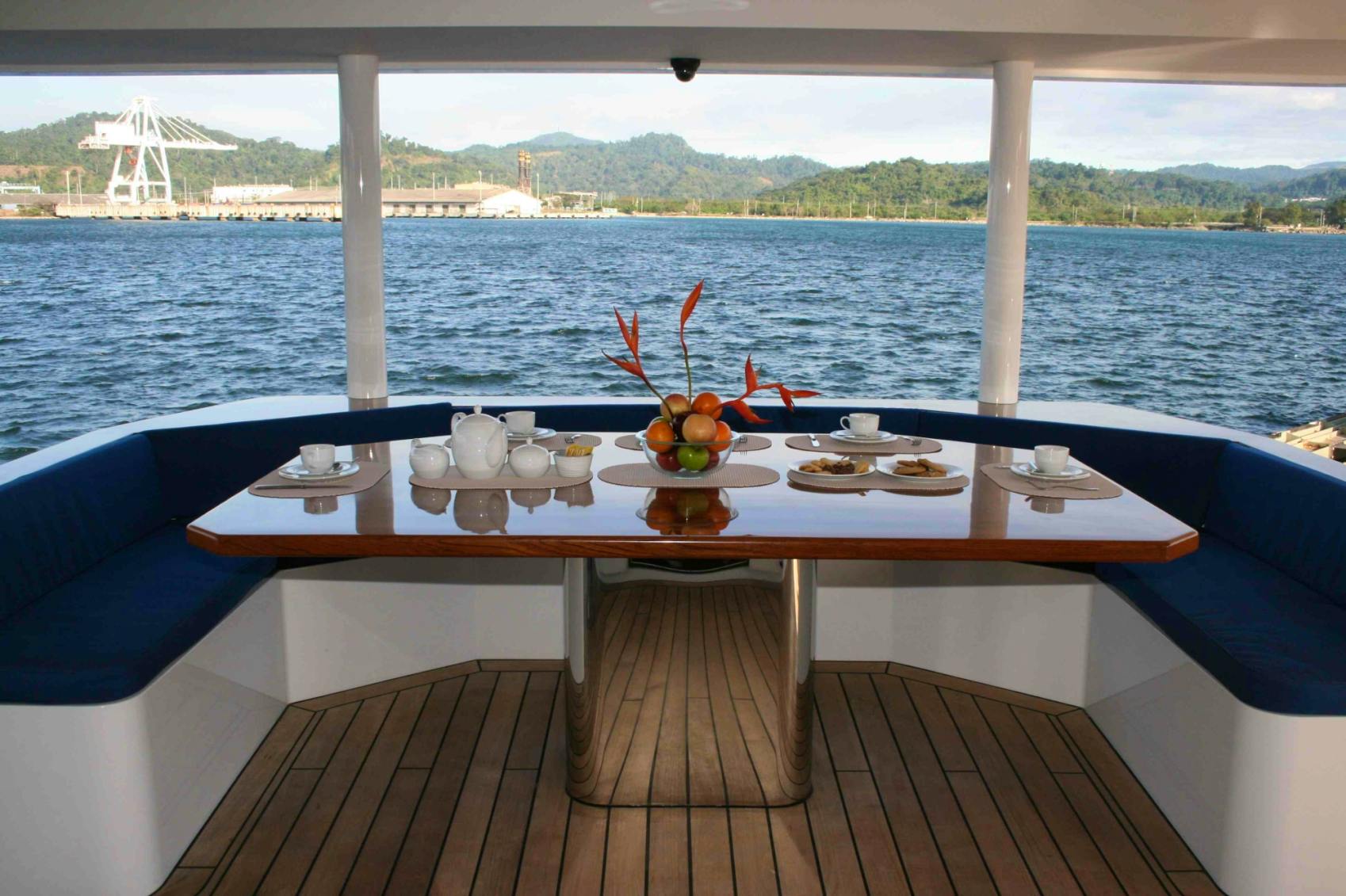 Features for NORTHERN SUN Private Luxury Yacht For charter