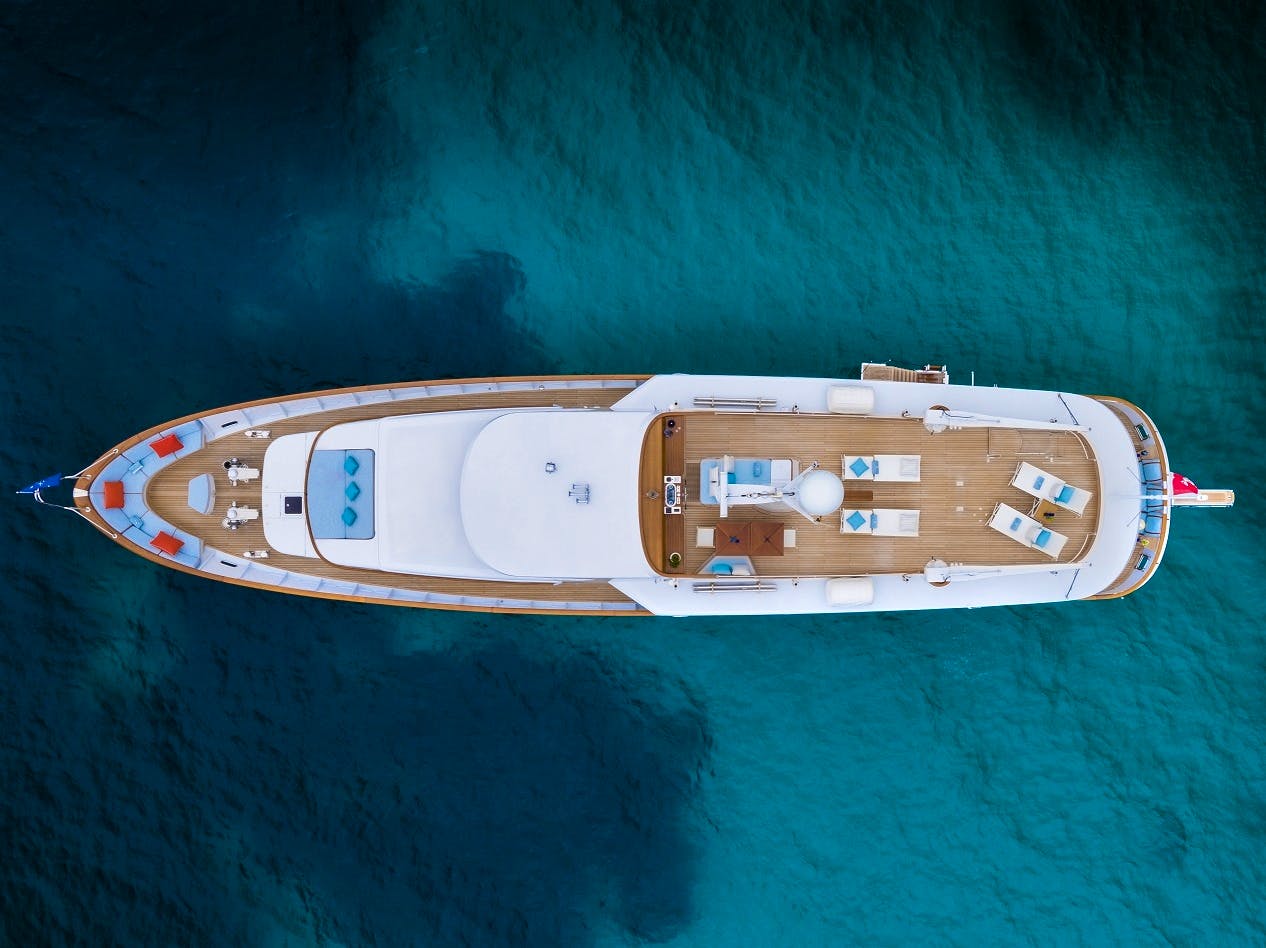 Seasonal Rates for VESPUCCI Private Luxury Yacht For Charter
