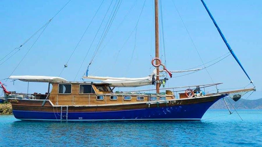 Bolero Yacht For Charter