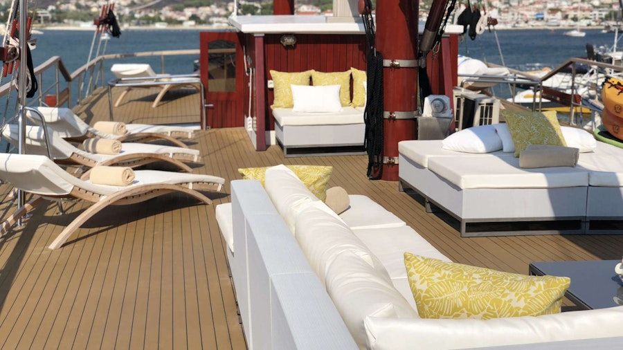 Romanca Yacht