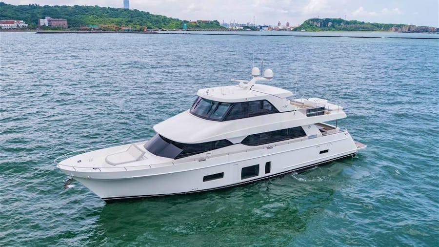 OCEAN ALEXANDER 88E24 Yacht for Sale 88 OCEAN ALEXANDER 2019