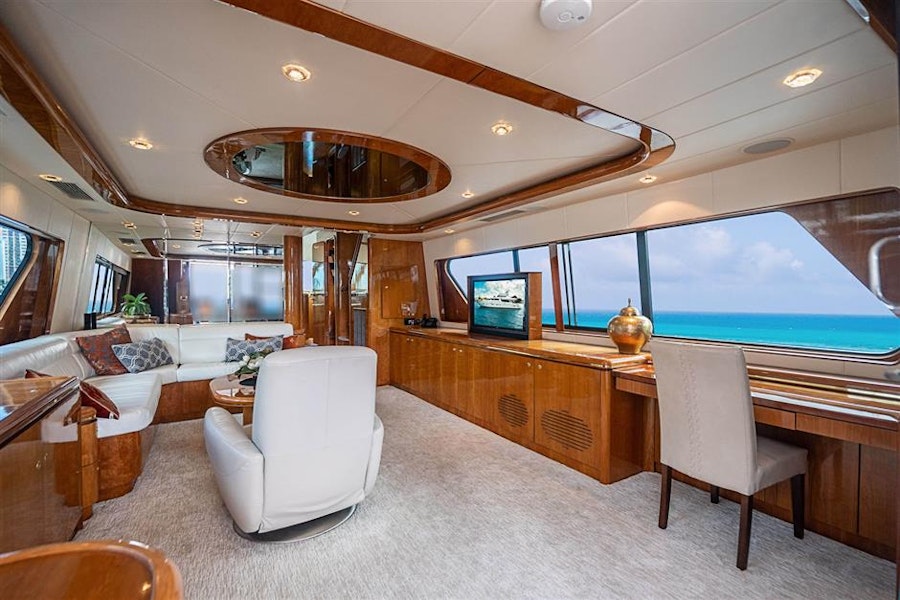 Lady Bull Yacht For Sale 82 Horizon 2001