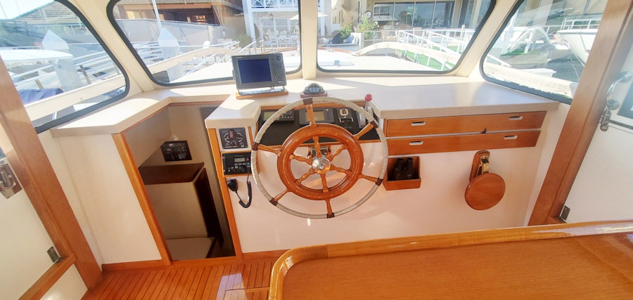 Features for SUMMER PLACE Private Luxury Yacht For sale