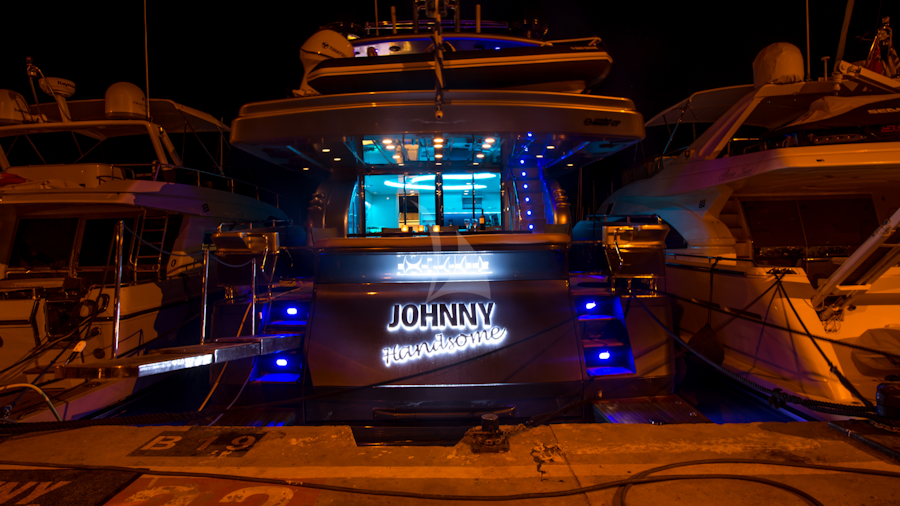 JOHNNY HANDSOME Yacht