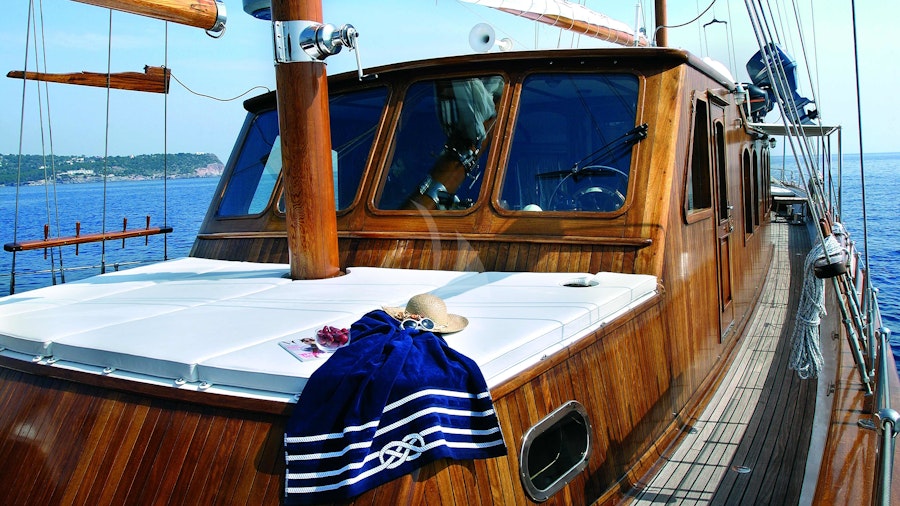 LIANA H Yacht