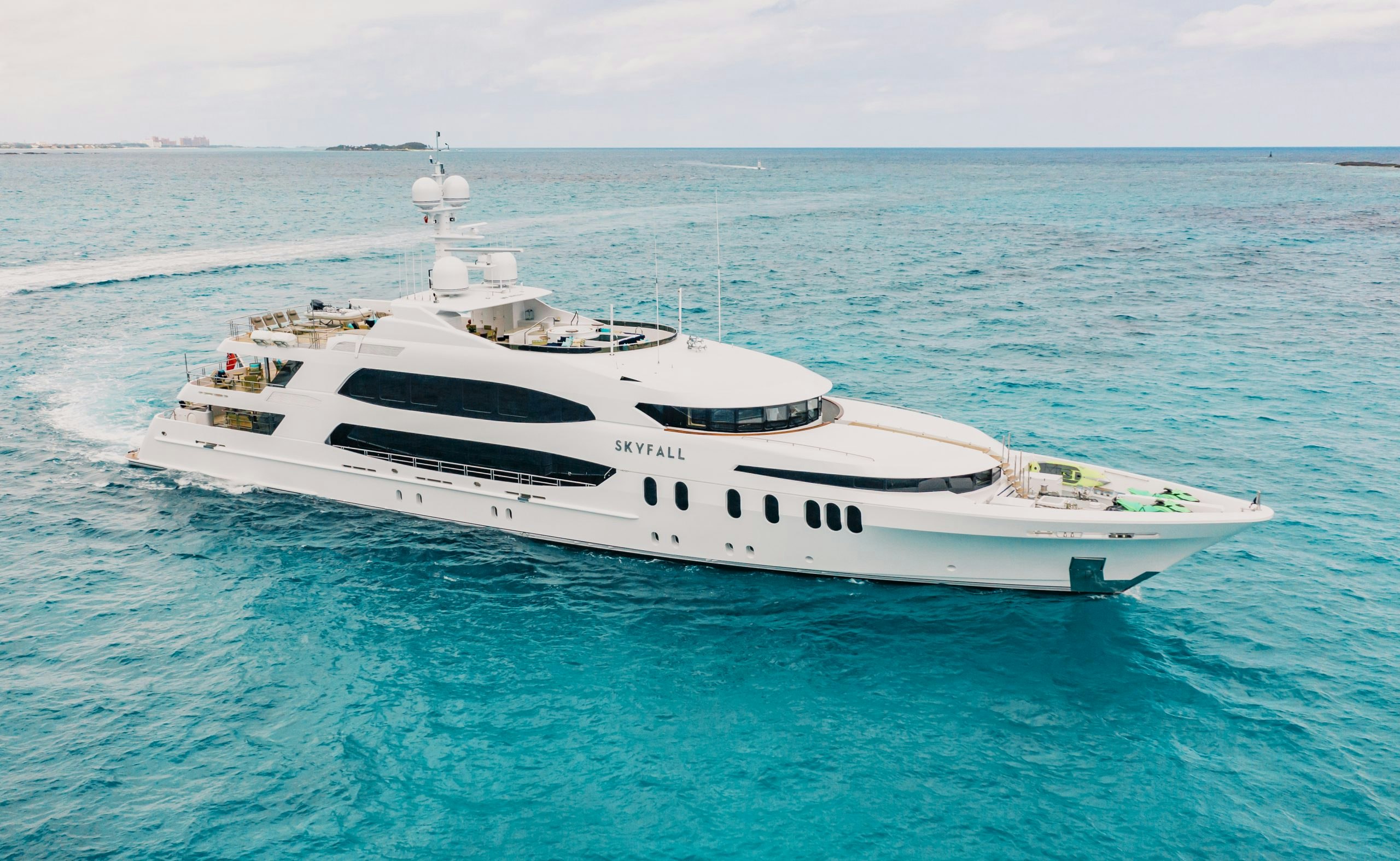 SKYFALL Yacht for Charter | 190' (57.91m) 2010 6 Cabins