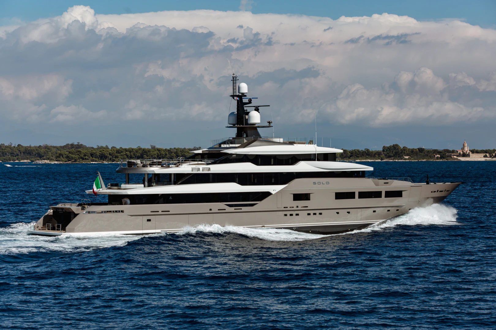 Solo Yacht for Sale
