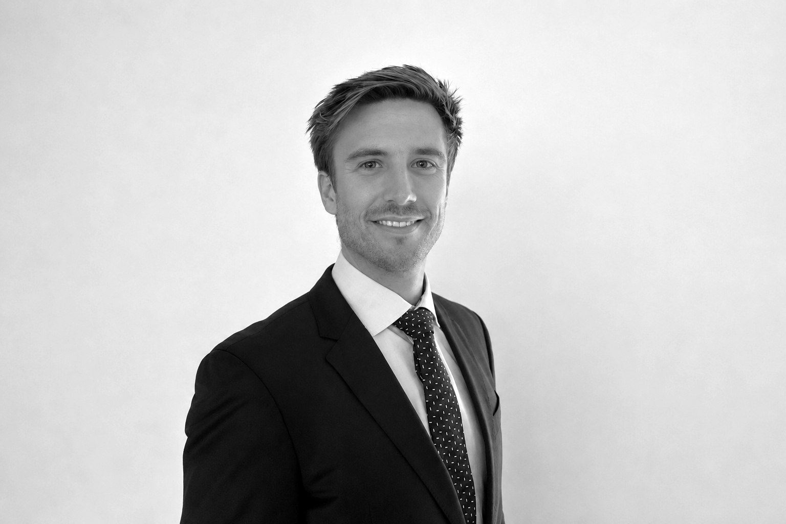 Tobias MacDonald, Charter Brokers - Monaco N&J