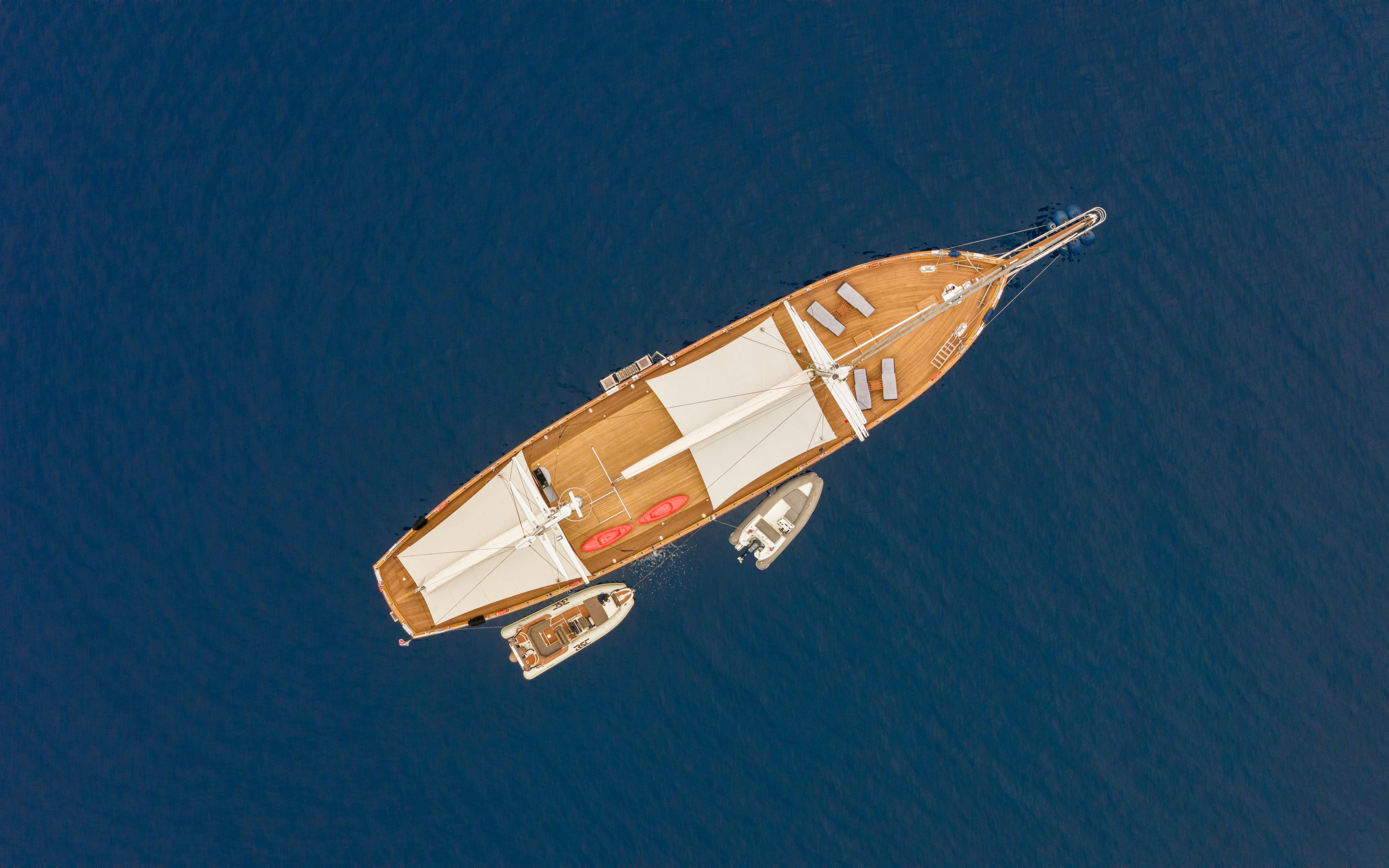 a space ship in the sky aboard LE PIETRE Yacht for Sale