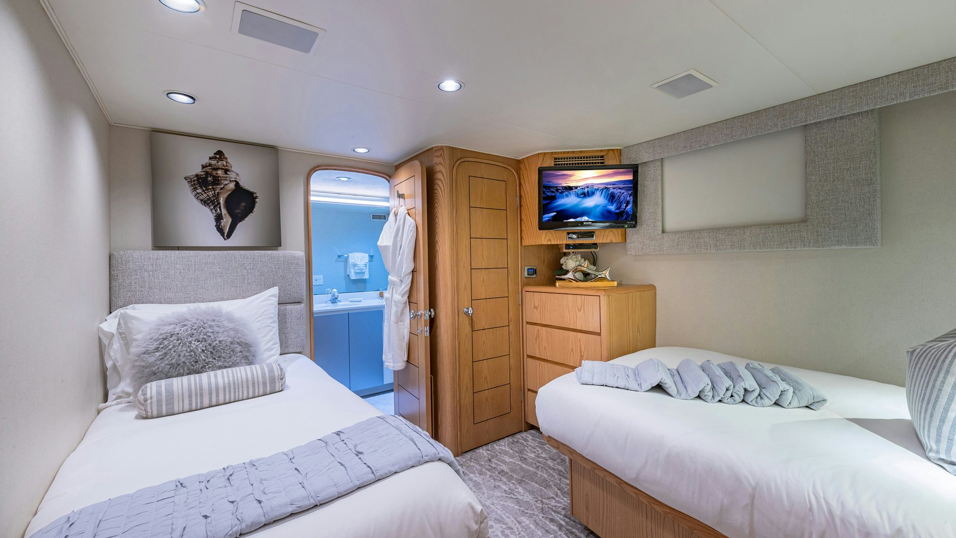 a room with two beds aboard MARGATE Yacht for Sale