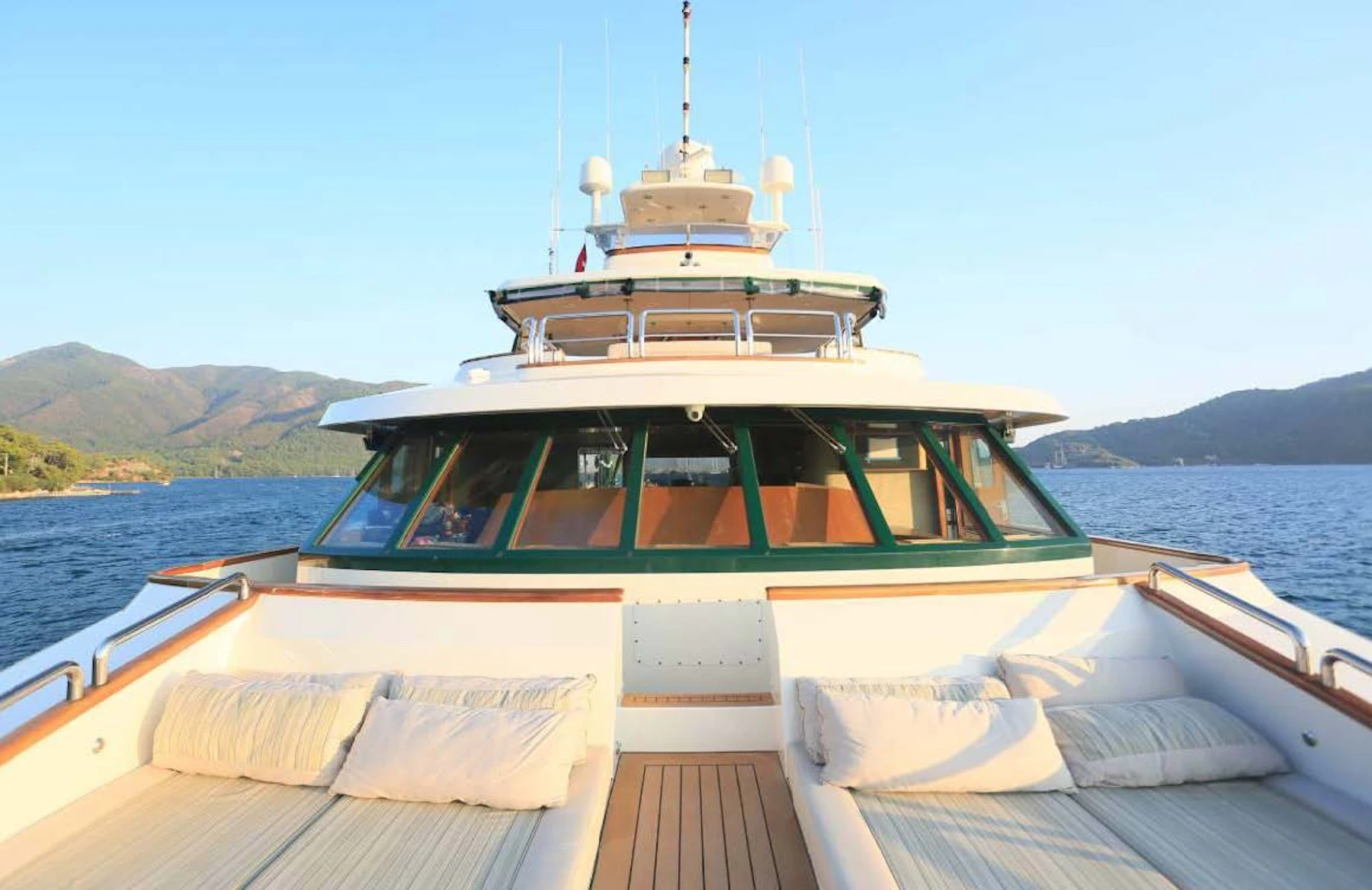 FORTY LOVE yacht charter 3