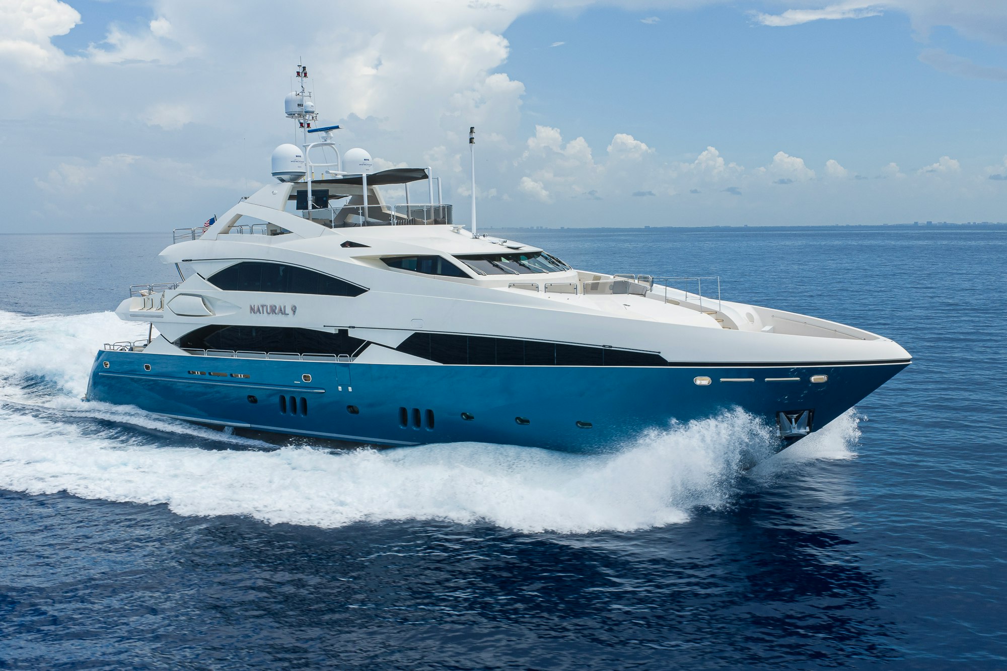 SILVER MAMA Yacht for Sale in Miami Beach | 92' (28.04m) 2008 AB