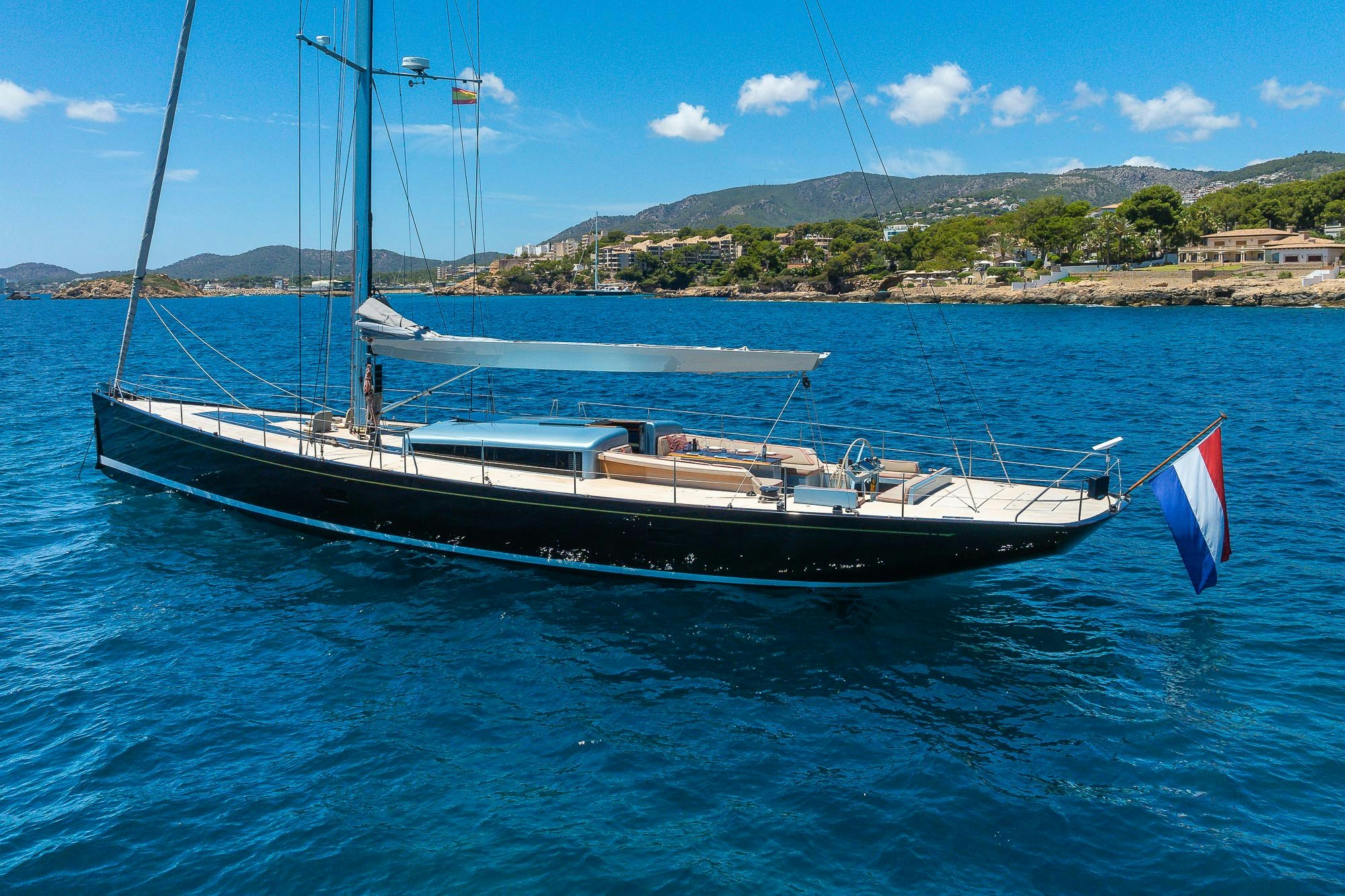 Watch Video for TULIP Yacht for Sale