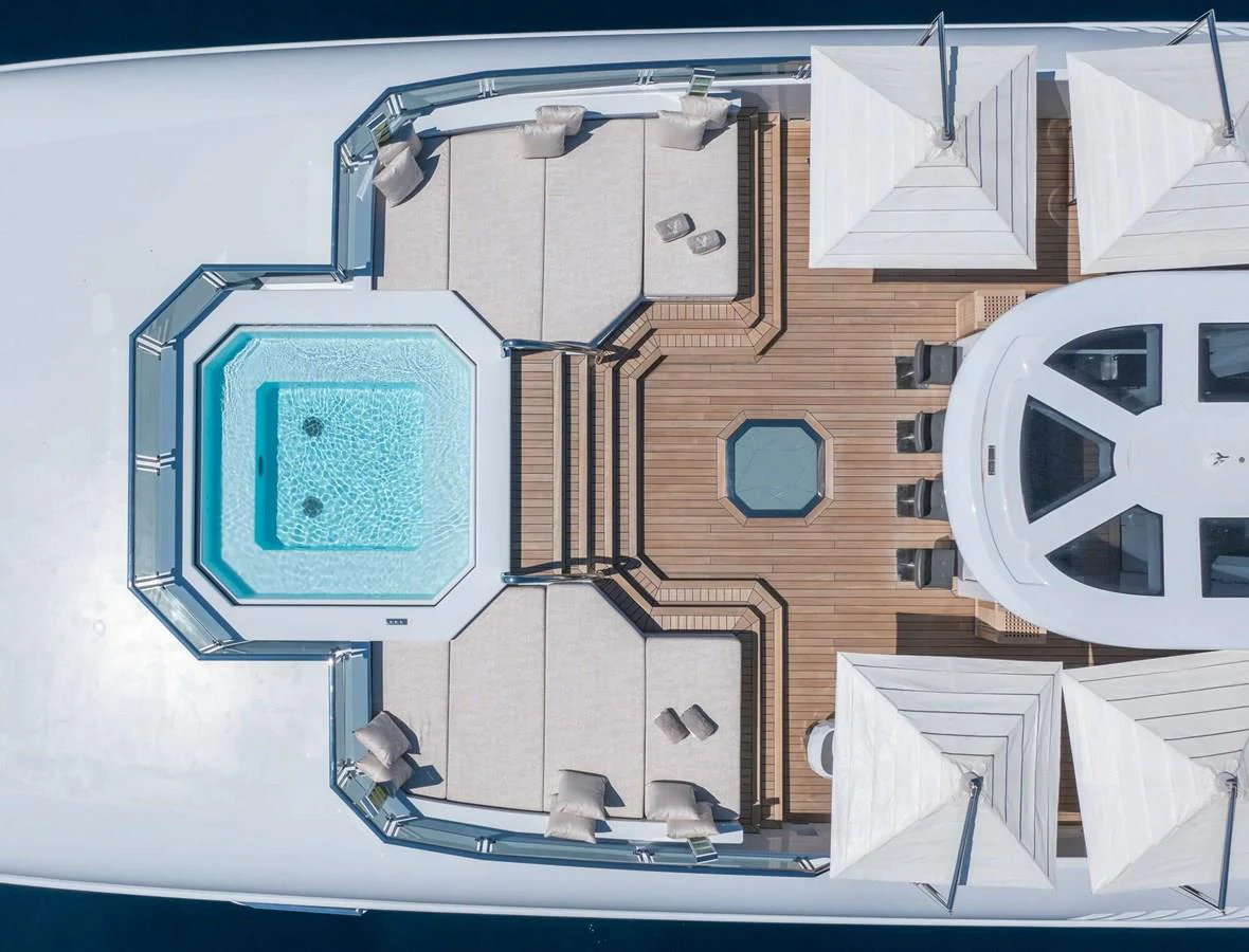 diagram aboard SAPPHIRE Yacht for Charter