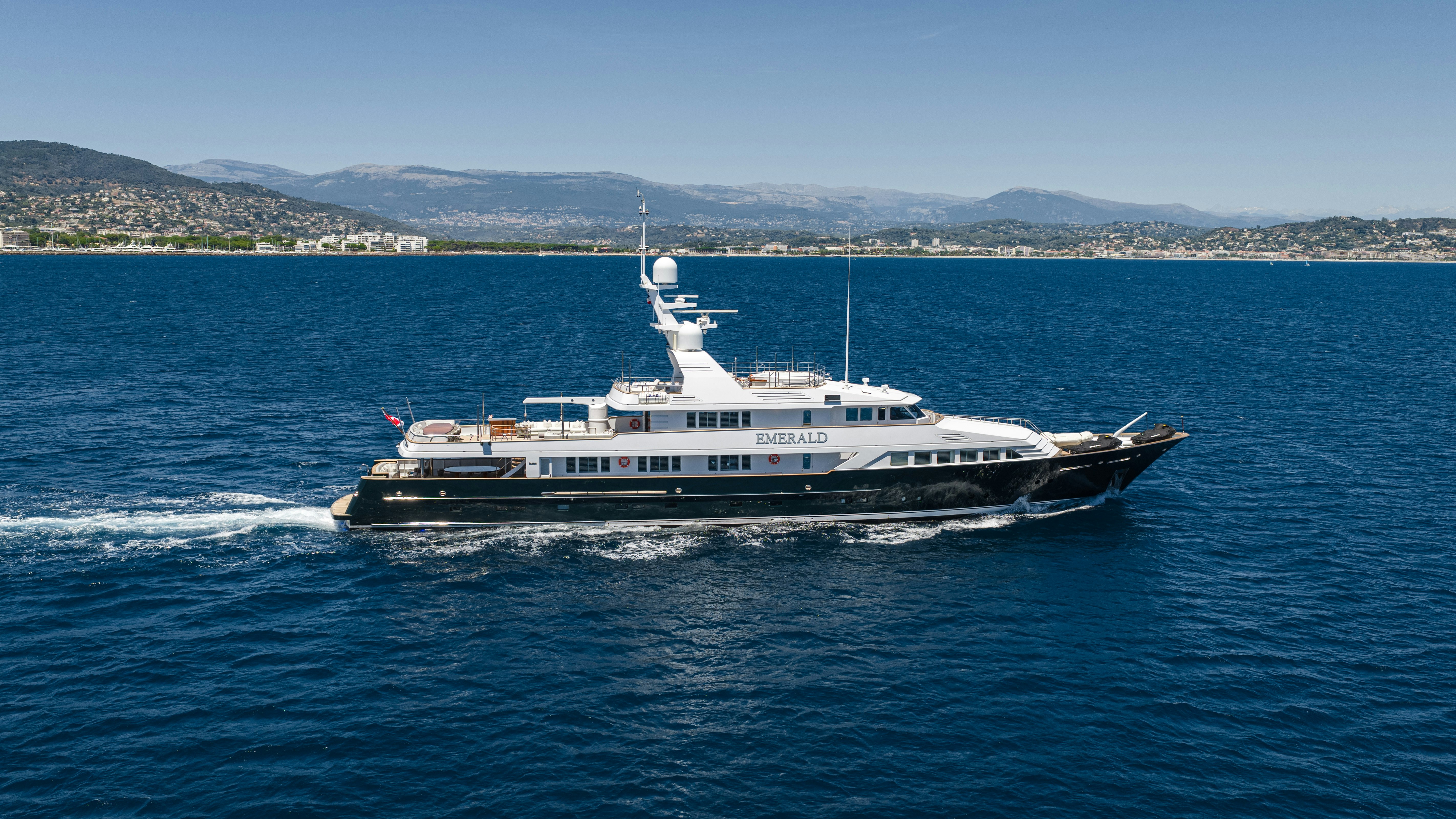 MAGNET Yacht for Sale in Kapolei | 157' 1