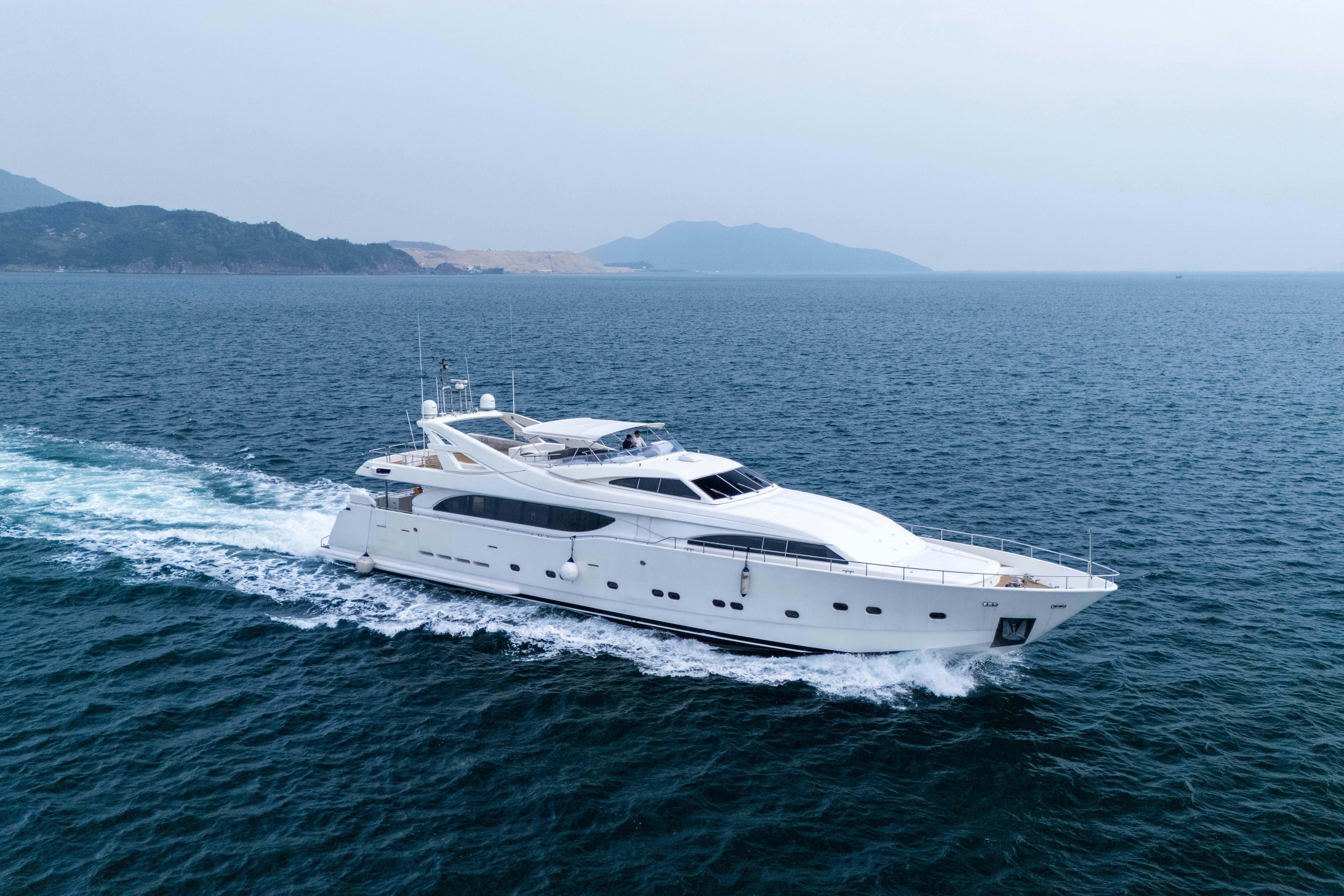 V80 (NEW BOAT SPEC) Yacht for Sale in United States | 81' (24.96m