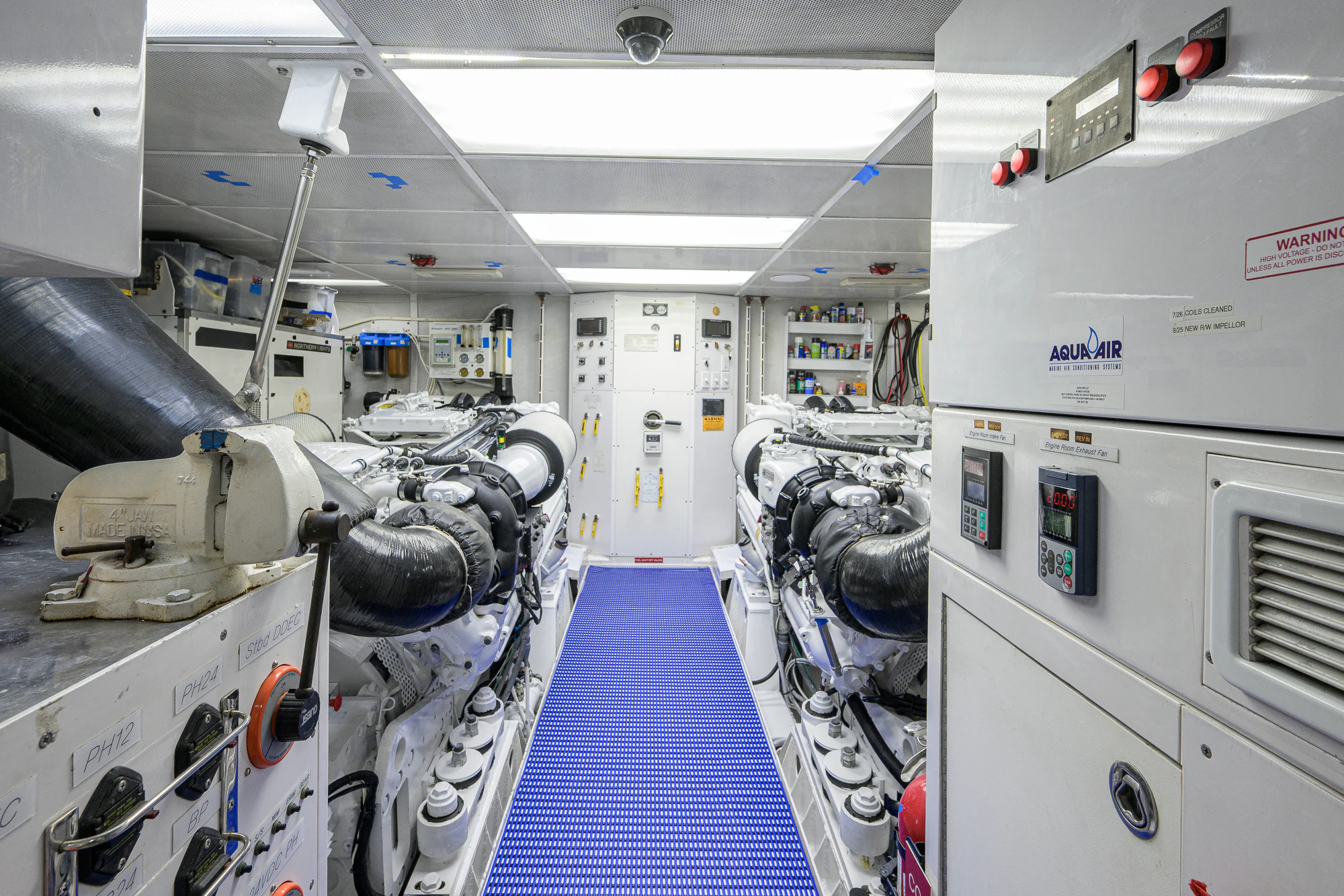 a room with several machines aboard BREEZY DAY Yacht for Sale
