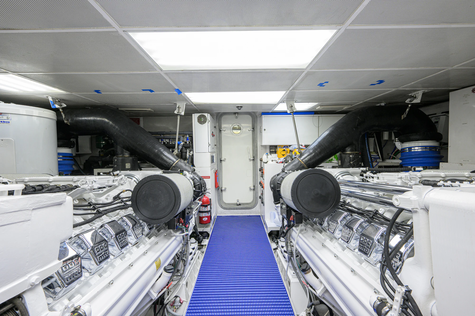 a room with several machines aboard BREEZY DAY Yacht for Sale