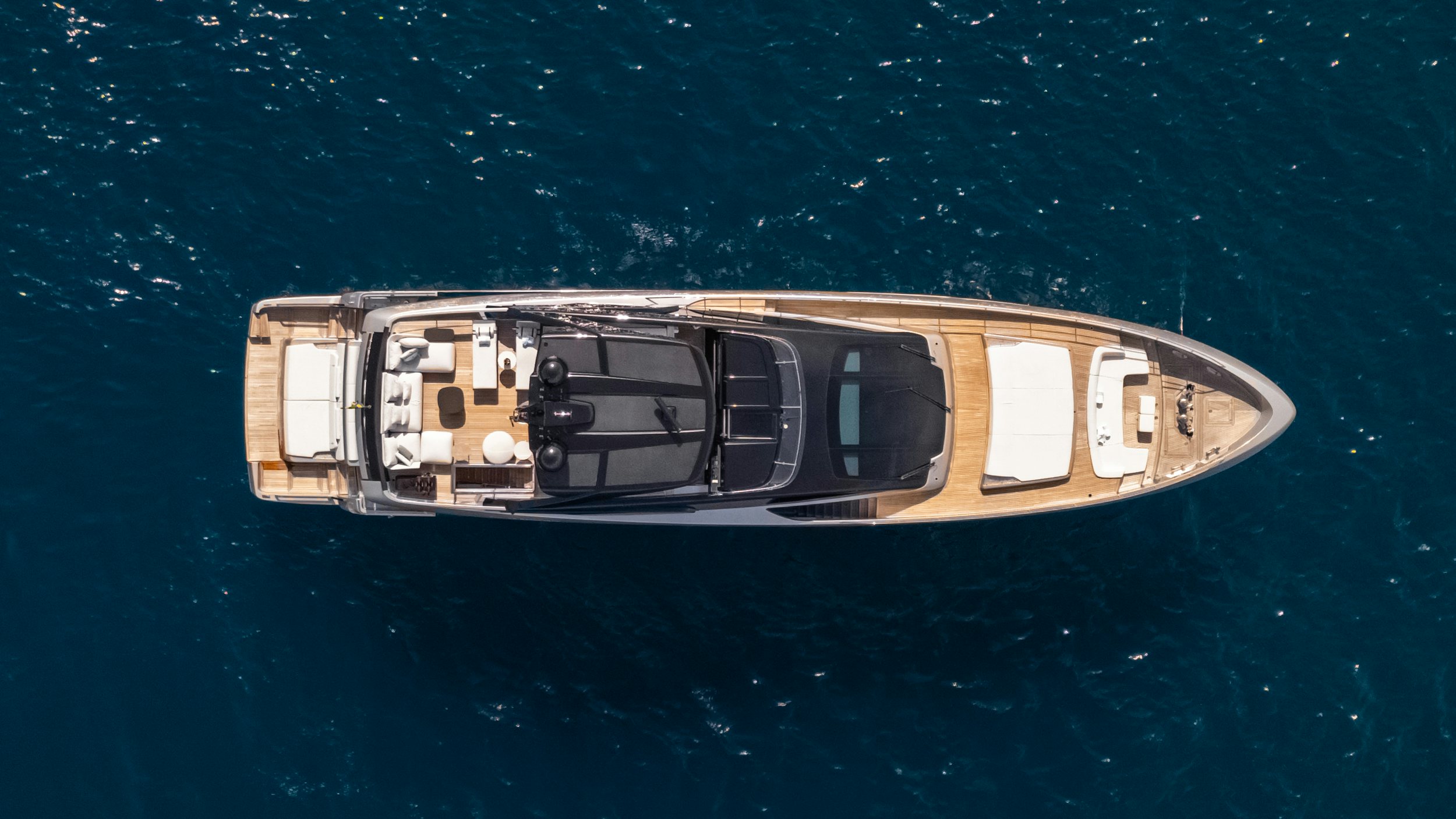 a space ship in the water aboard STILE DI VITA Yacht for Sale