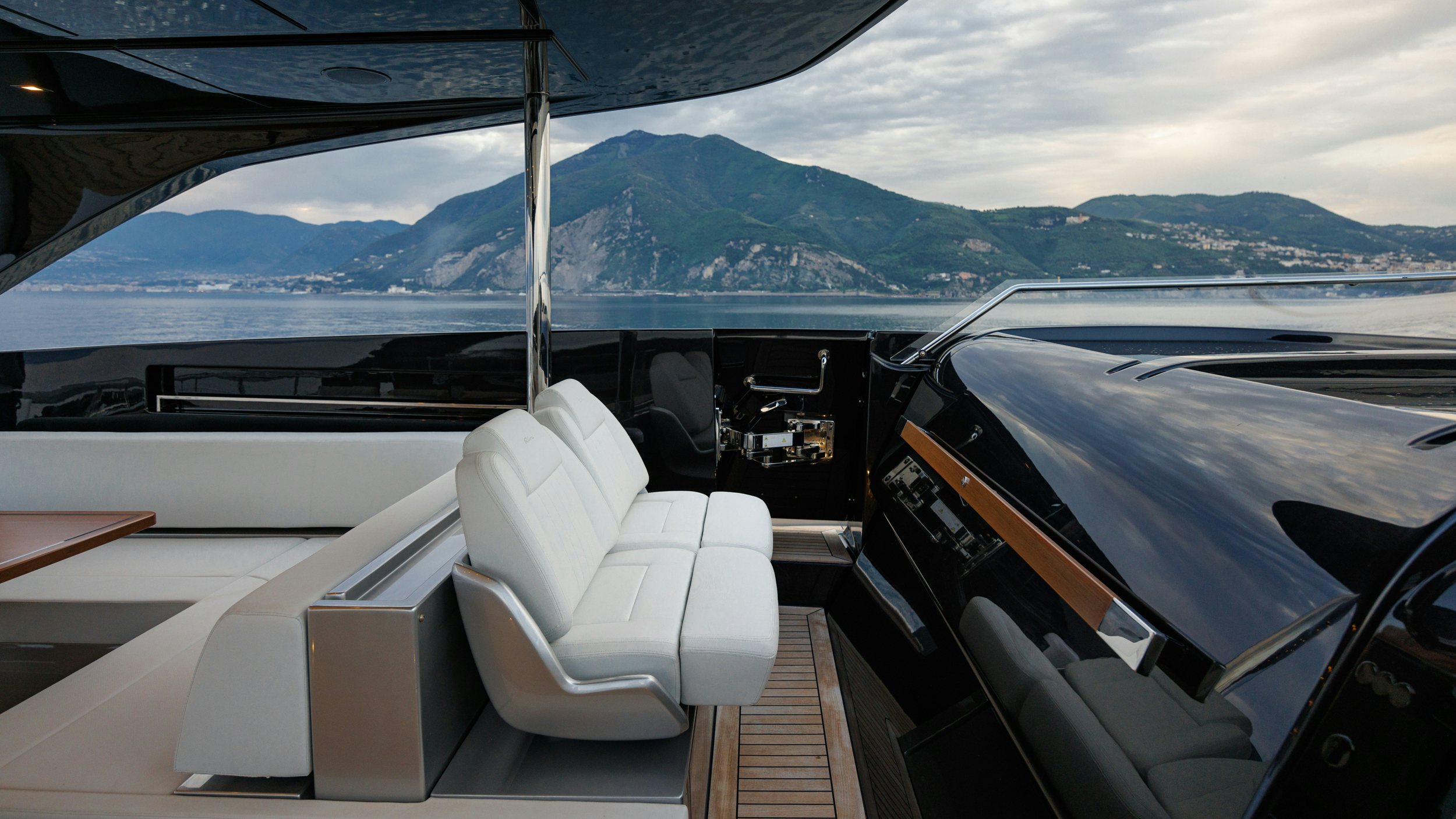 the inside of a boat aboard STILE DI VITA Yacht for Sale
