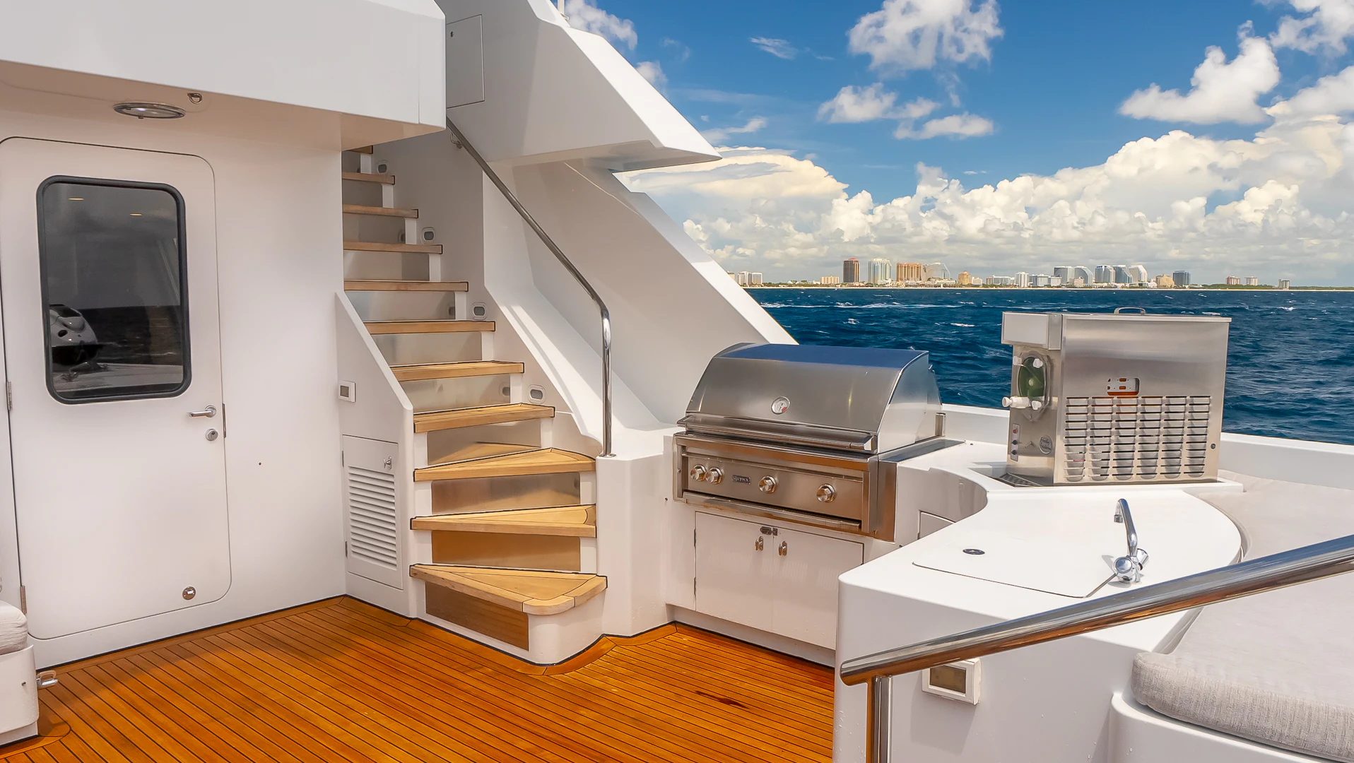 diagram aboard GALE WINDS Yacht for Charter