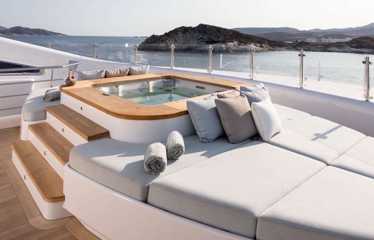 a pool on a deck aboard O'PARI Yacht for Charter