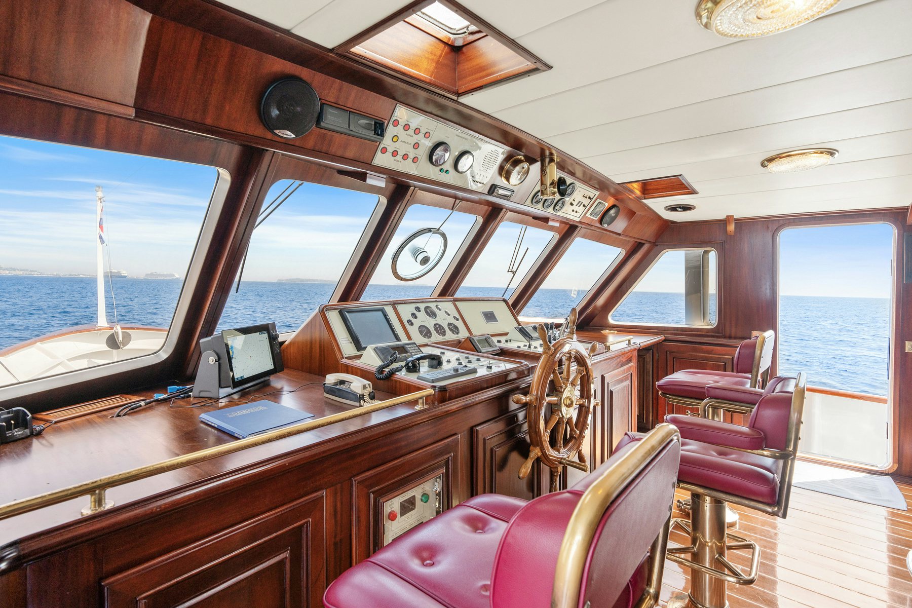 inside of a boat aboard AMMIRAGLIO Yacht for Sale