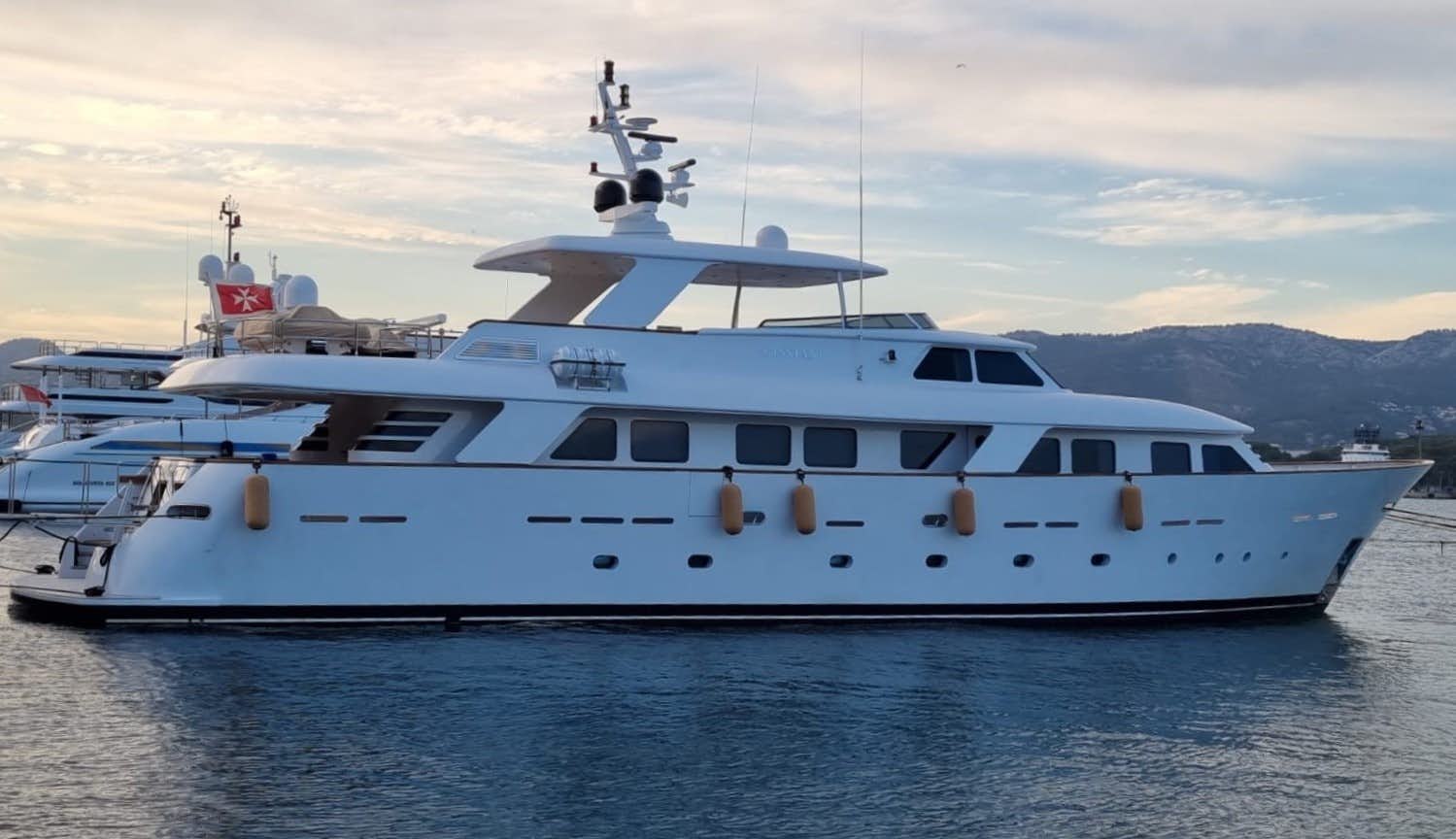 L'instant iv
Yacht for Sale