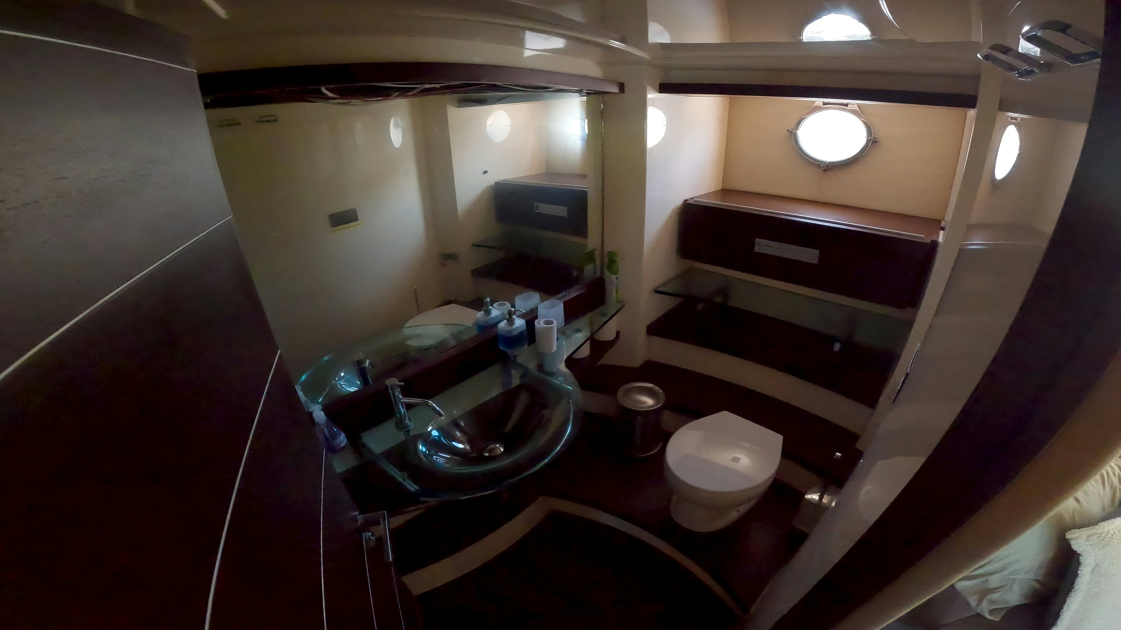 a room with a tub and a bed aboard BOAT Yacht for Sale