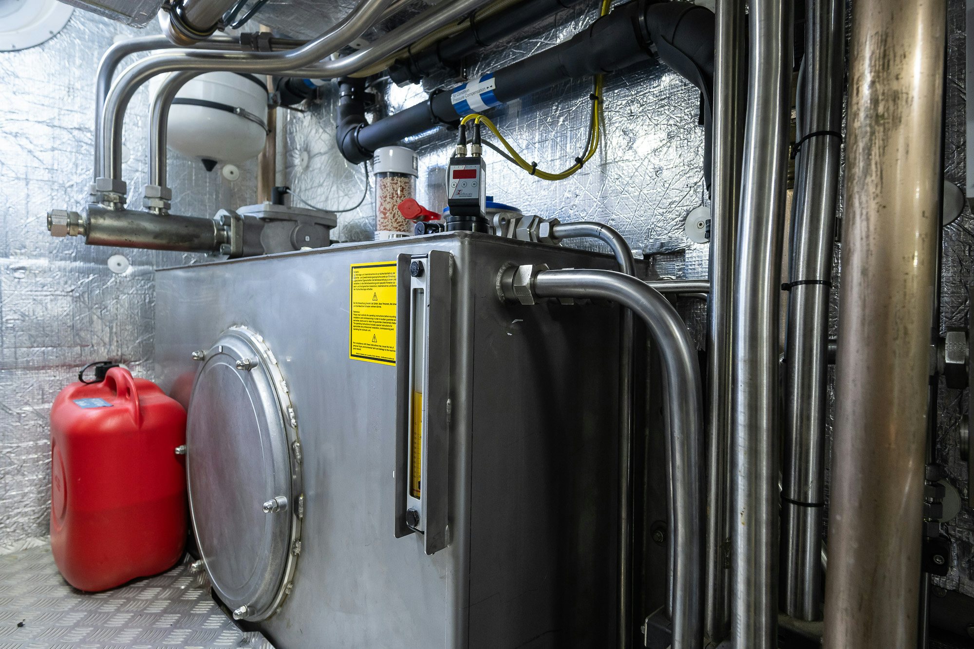 a machine with pipes aboard PLAYMOBIL Yacht for Sale