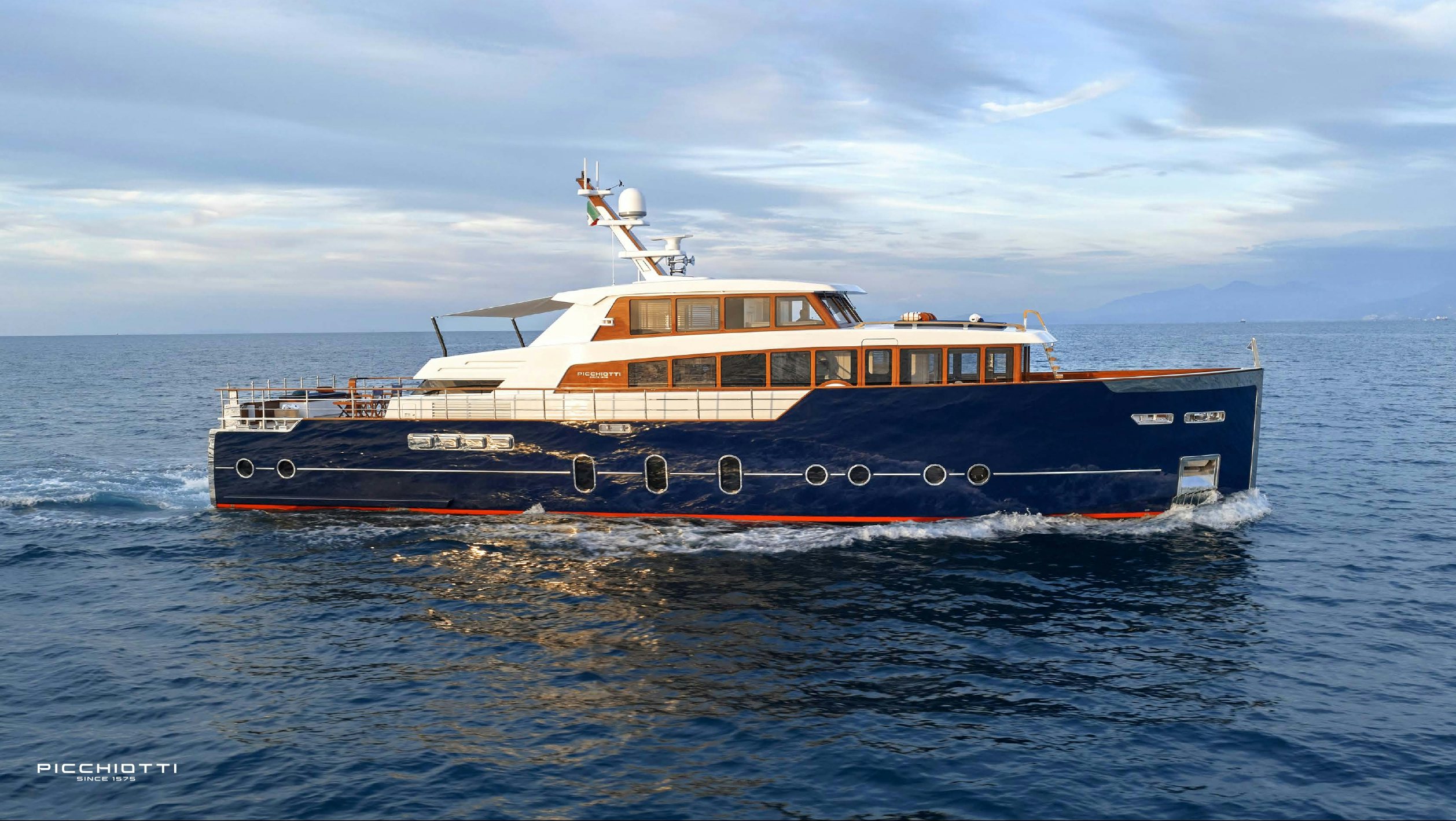 a boat in the water aboard PICCHIOTTI GENTLEMAN 24M Yacht for Sale