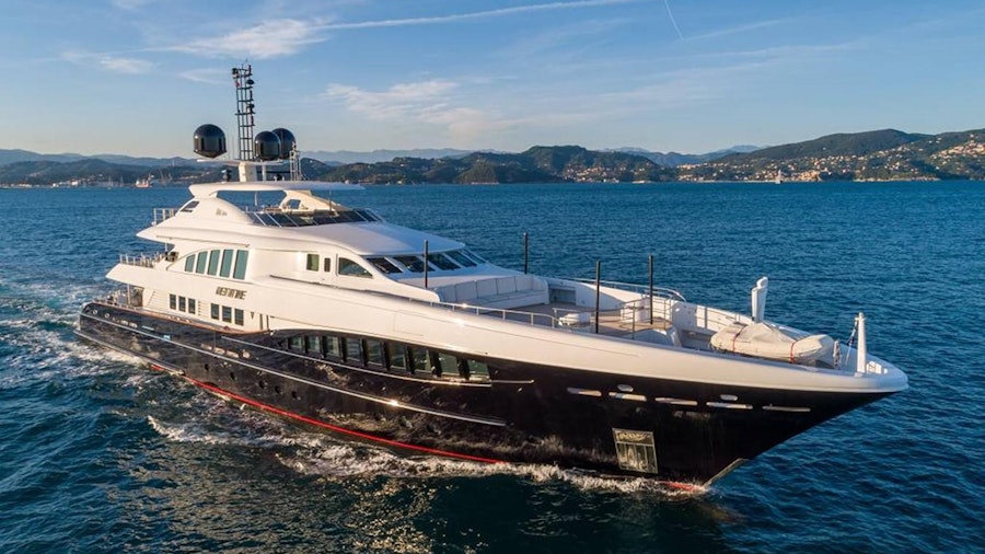 Let it be Yacht Let it be Yacht