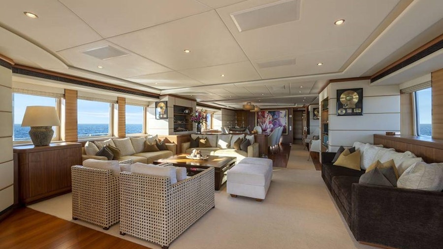 Let it be Yacht Let it be Yacht