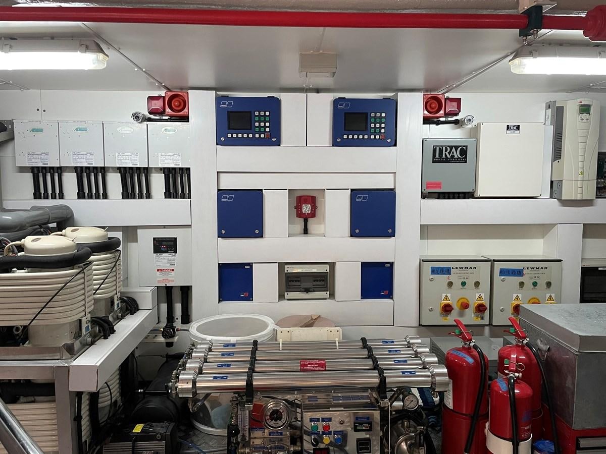 a room with machinery and equipment aboard SUNSEEKER 30M Yacht for Sale