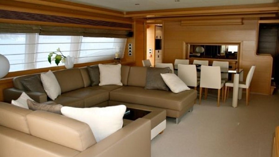 FIFTEEN Yacht FIFTEEN Yacht