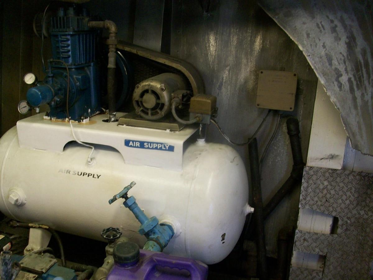 a machine with a blue handle aboard NO NAME HALF MOON CLIPPER Yacht for Sale