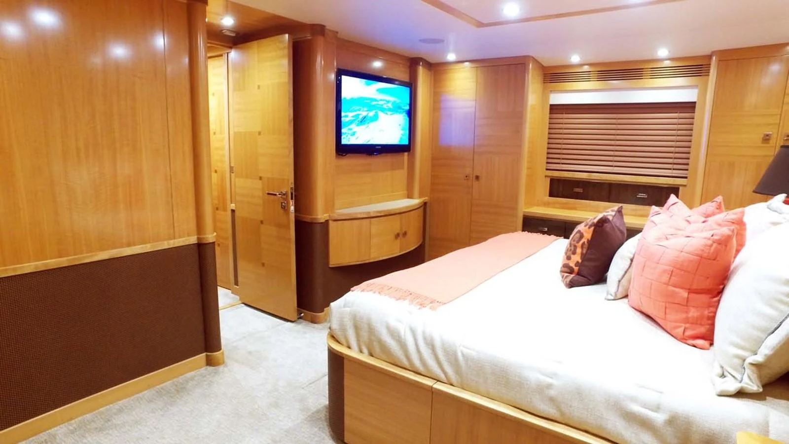 a room with a bed and a tv aboard SILKY Yacht for Sale