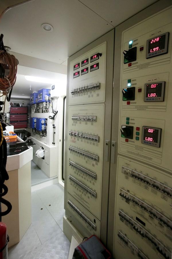 a large machine with buttons aboard LADY VICTORIA Yacht for Sale