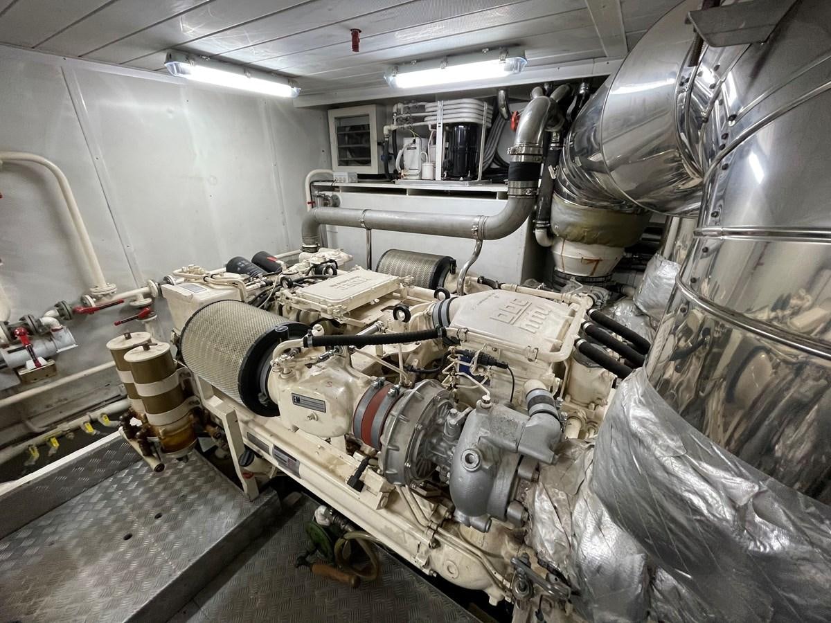 a room with machinery aboard AZIMUT 85 ULTIMATE Yacht for Sale