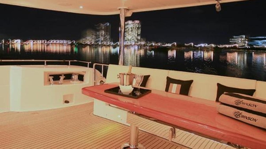 JOHNSON 80' SKYLOUNGE W/HYDRAULIC PLATFORM Yacht JOHNSON 80' SKYLOUNGE W/HYDRAULIC PLATFORM Yacht