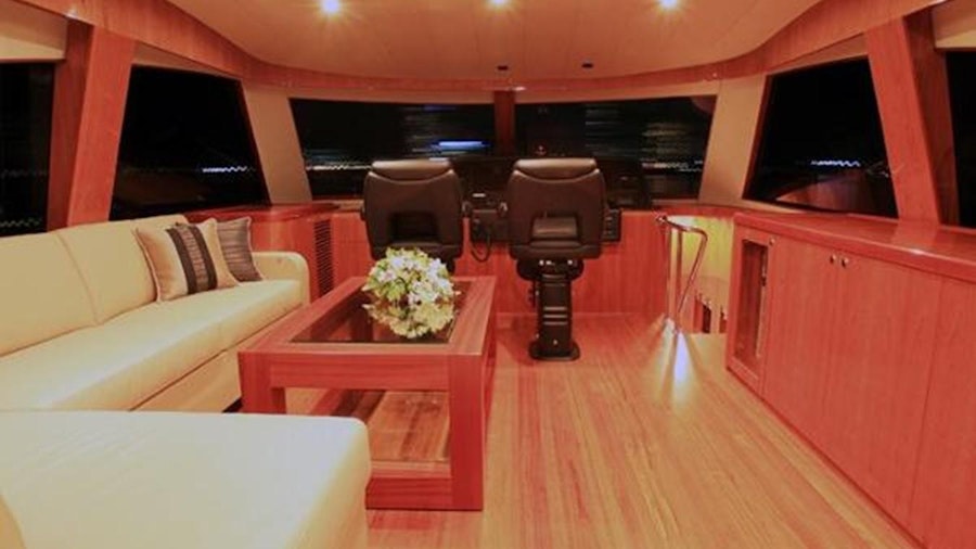 JOHNSON 80' SKYLOUNGE W/HYDRAULIC PLATFORM Yacht JOHNSON 80' SKYLOUNGE W/HYDRAULIC PLATFORM Yacht