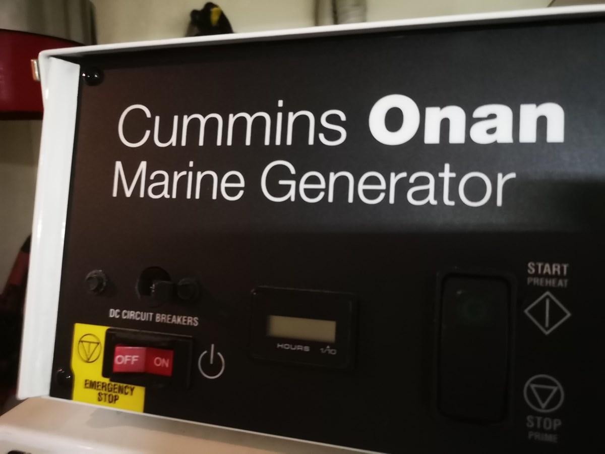 graphical user interface aboard RICACHA 2012 FERRETTI 830 @ ACAPULCO Yacht for Sale