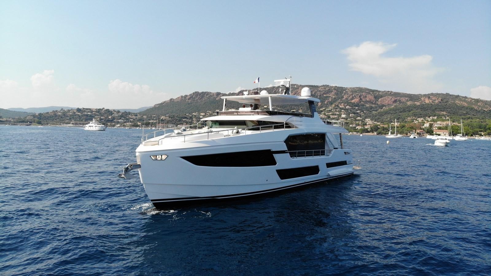 a boat in the water aboard FD75  709 Yacht for Sale